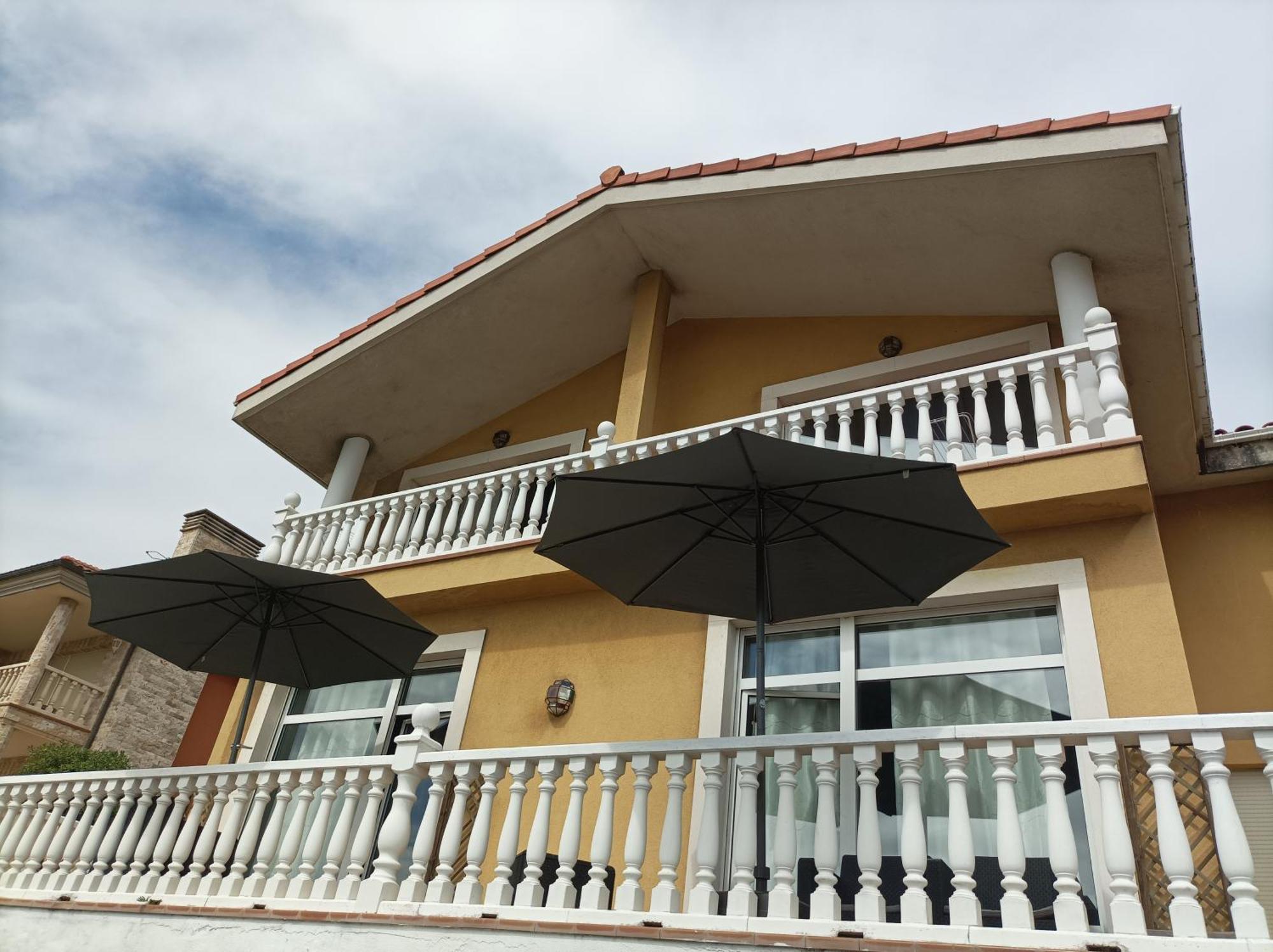 La Carinosa Villa Naveces Exteriör bild